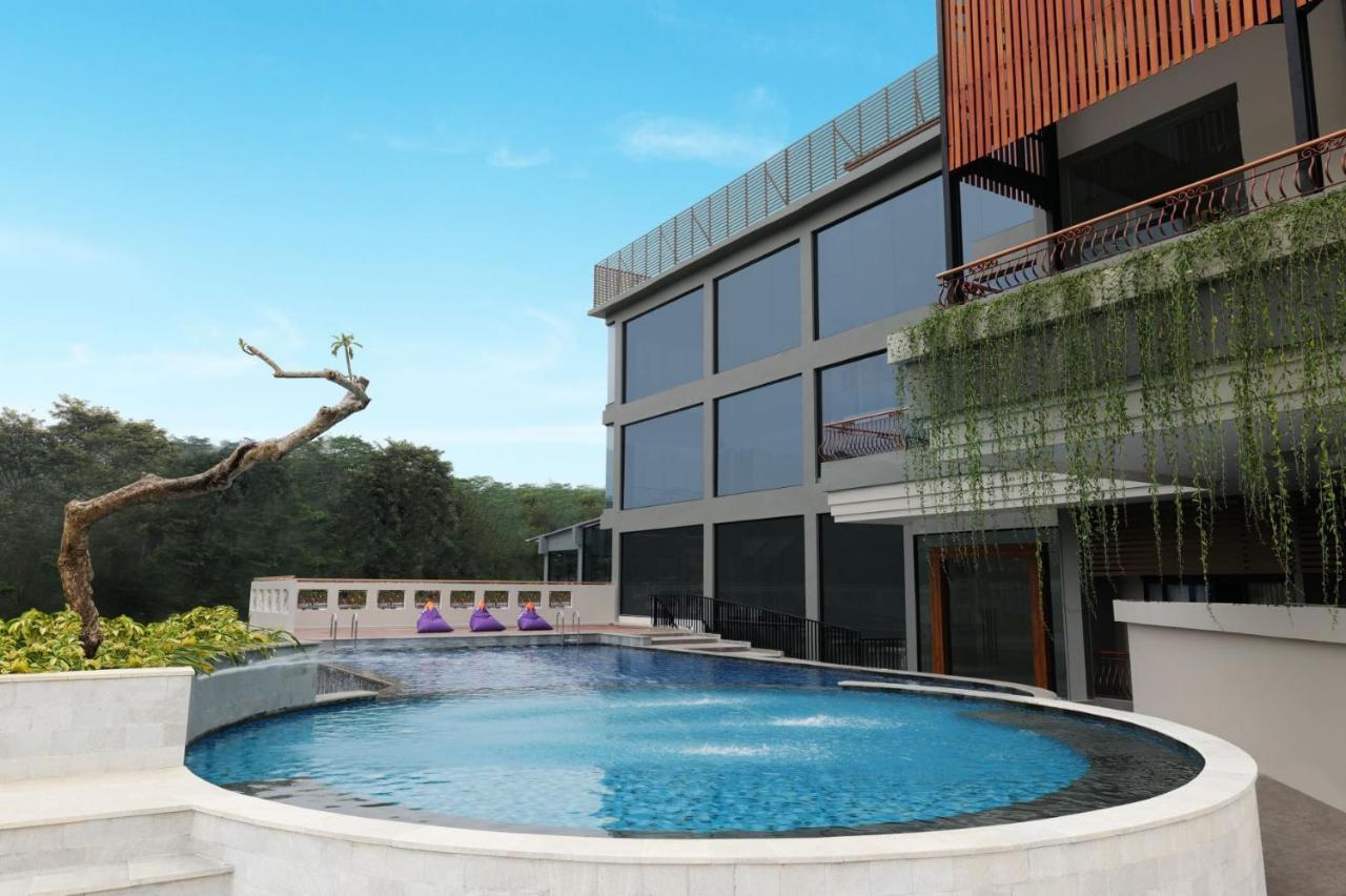 Fox Harris Hotel & Convention Banjarnegara Exterior photo